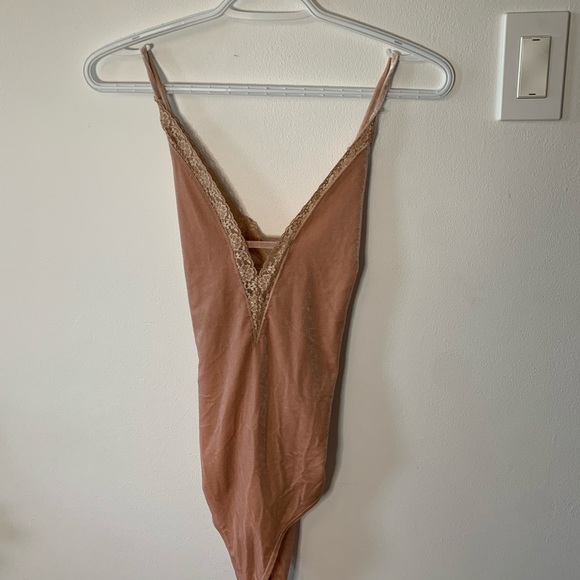 Velour open-back bodysuit - Picture 1 of 2